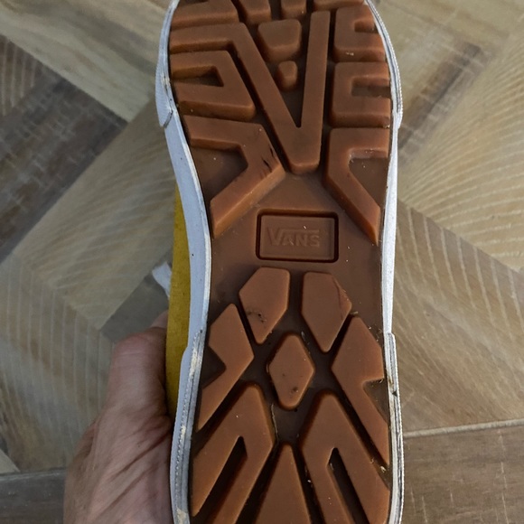 Vans. Goldens suede good condition - Picture 5 of 7